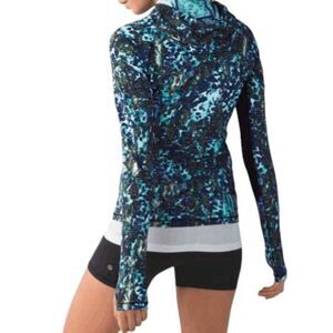LULULEMON ATHLETICA Runbeam Hoodie Size 6